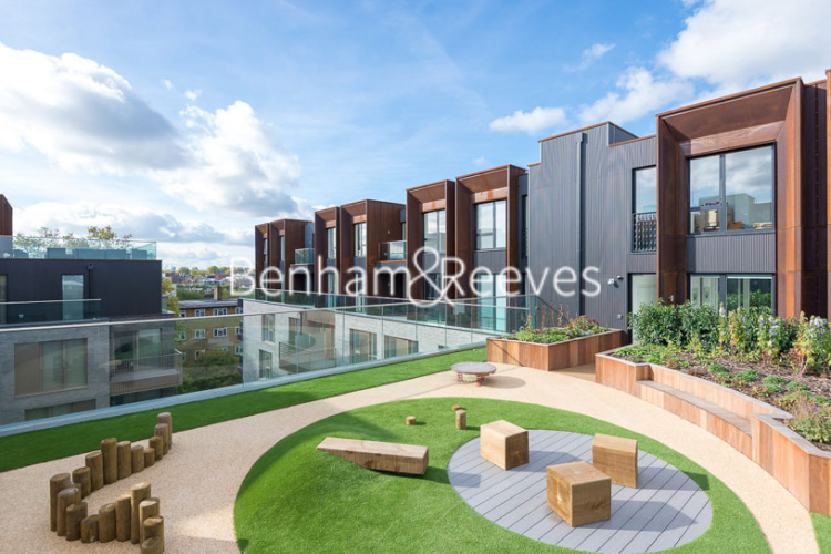 3 bedrooms flat to rent in St. Pancras Way, Camden, NW1-image 5