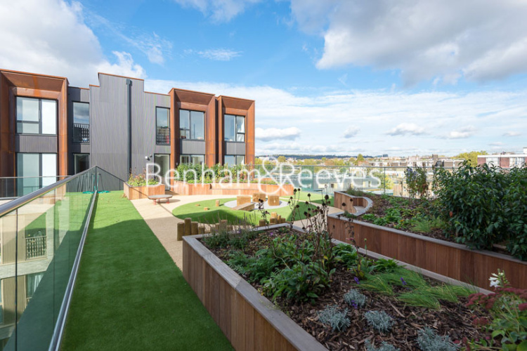 3 bedrooms flat to rent in St. Pancras Way, Camden, NW1-image 8