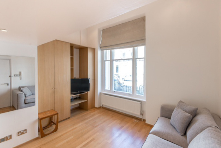 Studio flat to rent in St Stephens Gardens, Lancaster Gate, W2-image 3