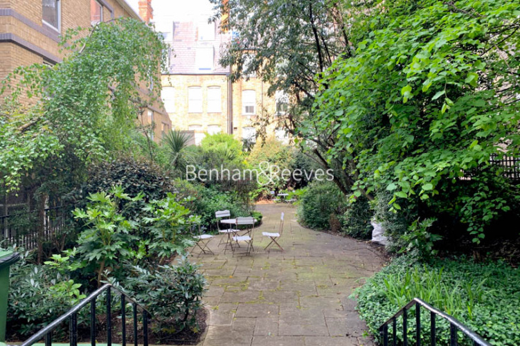 2 bedrooms flat to rent in Kensington Square, Kensington, W8-image 6