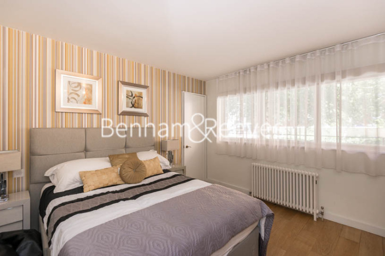 1 bedroom flat to rent in Palace Gate, Kensington, W8-image 3