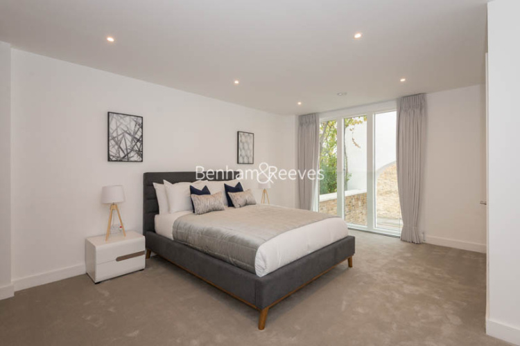 2 bedrooms flat to rent in Sinclair Road, West Kensington,W14-image 3