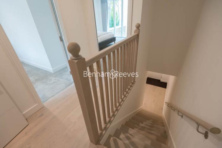 2 bedrooms flat to rent in Sinclair Road, West Kensington,W14-image 9