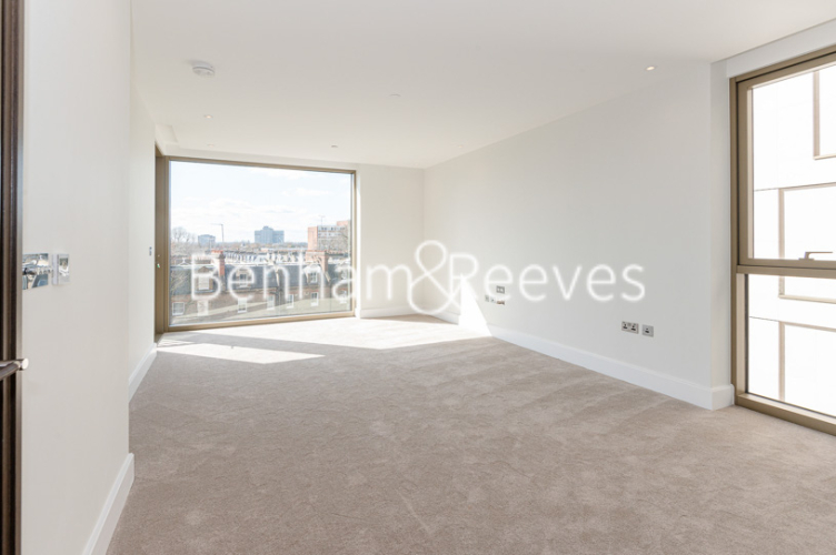 4 bedrooms house to rent in Sherrin House, Royal Warwick Square, W14-image 13