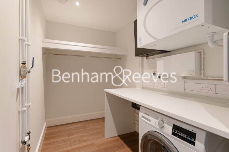 4 bedrooms house to rent in Sherrin House, Royal Warwick Square, W14-image 17