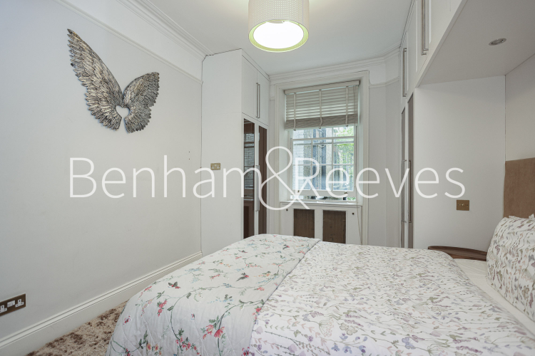 3 bedrooms flat to rent in Abingdon Mansions, Kensington, W8-image 22