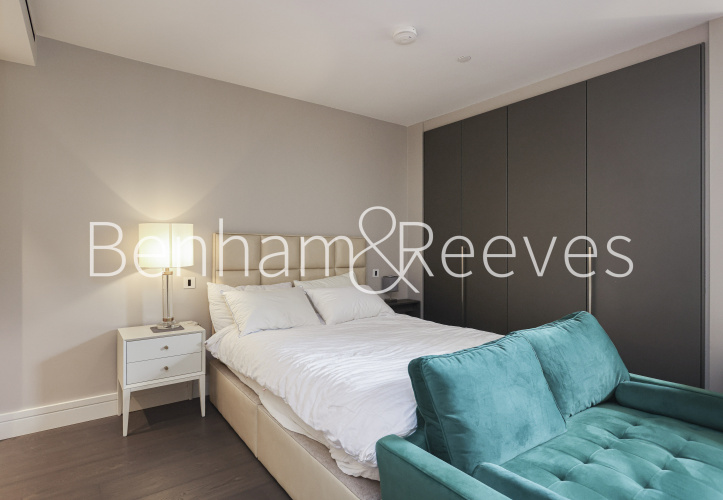 Studio flat to rent in Young Street, Kensington, W8-image 1