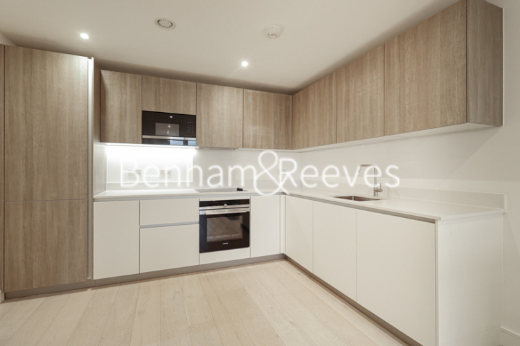 1 bedroom flat to rent in Sinclair Road, Kensington, W14-image 2