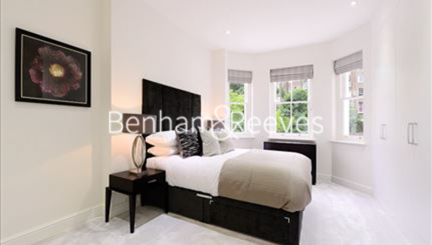 2 bedrooms flat to rent in Somerset Court, Kensington,W8-image 4