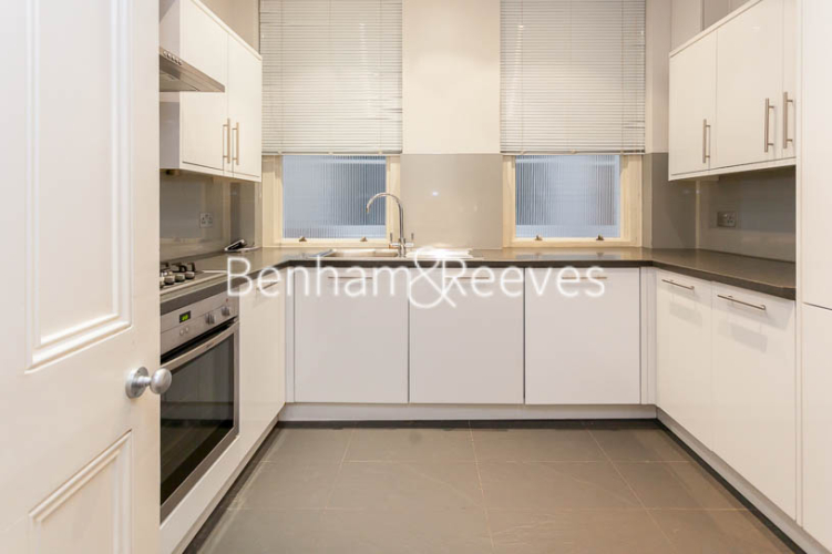 3 bedrooms flat to rent in Kensington Court Mansions, Kensington, W8-image 2