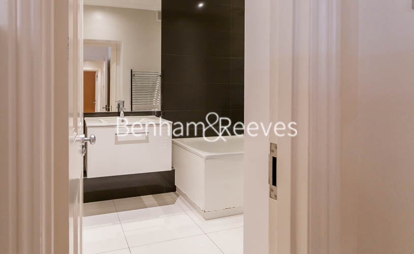 3 bedrooms flat to rent in Kensington Court Mansions, Kensington, W8-image 10