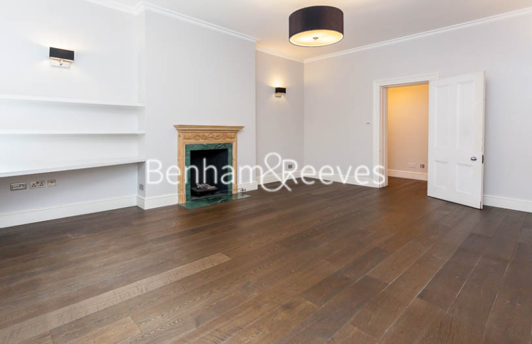 3 bedrooms flat to rent in Kensington Court Mansions, Kensington, W8-image 11