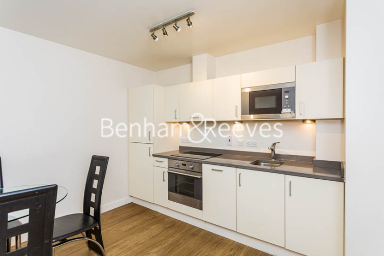 1 bedroom flat to rent in Heritage Avenue, Colindale, NW9-image 2