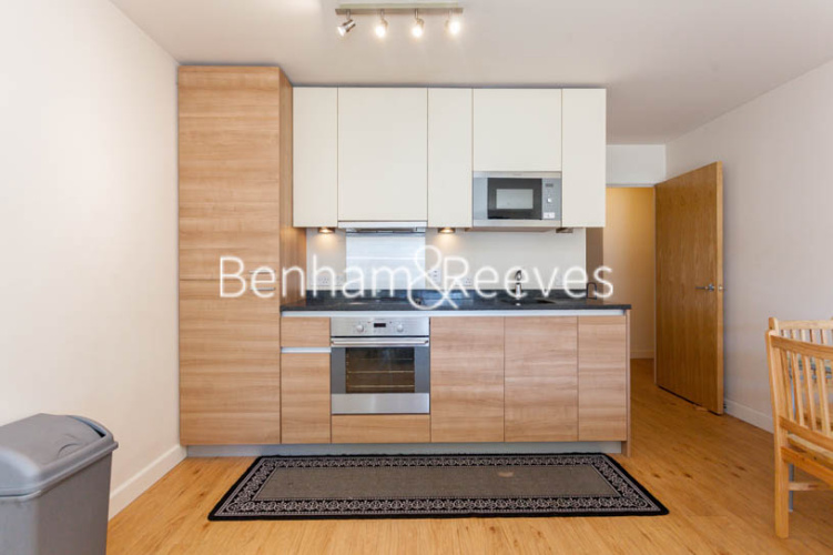 1  bedroom flat to rent in Beaufort Park, Colindale, NW9-image 2