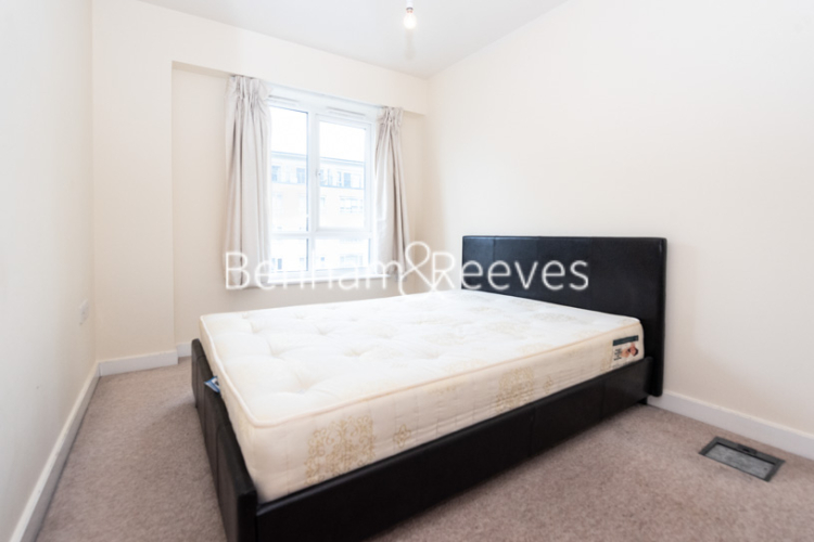 2 bedrooms flat to rent in Heritage Avenue, Beaufort Park, NW9-image 3