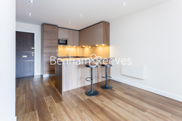 1 bedroom flat to rent in Boulevard Drive, Colindale, NW9-image 2