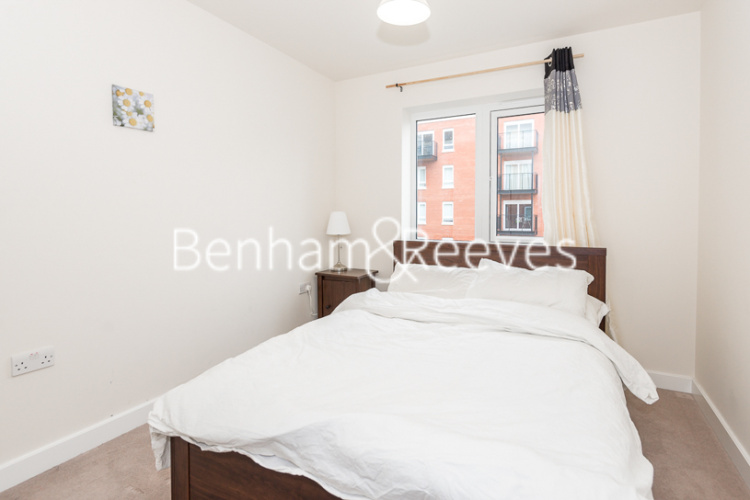 1 bedroom flat to rent in Beaufort Square, Colindale, NW9-image 3