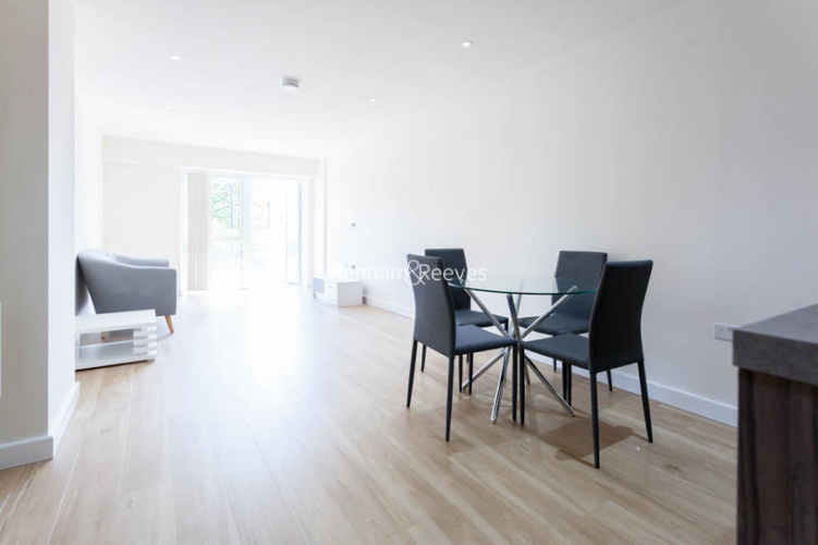 2 bedrooms flat to rent in Beaufort Square, Colindale, NW9-image 3