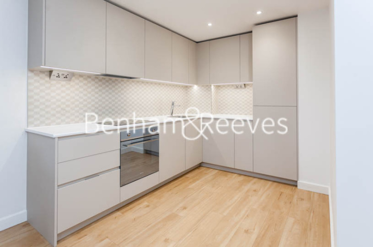 1 bedroom flat to rent in Caversham Road, Colindale, NW9-image 2