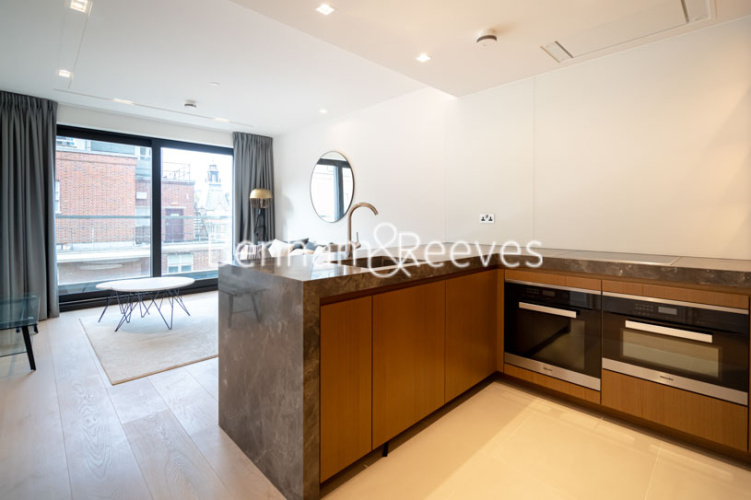 1 bedroom flat to rent in Lincoln Square, Portugal Street, WC2A-image 2