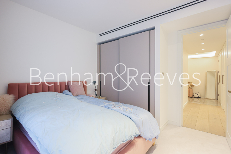 2 bedrooms flat to rent in Lincoln Square, Portugal Street, WC2A-image 12