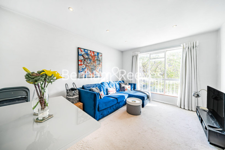 1 bedroom flat to rent in Fisher House, Ward Road, N19-image 2