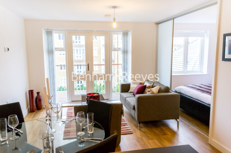 1 bedroom flat to rent in Park Lodge Avenue, West Drayton, UB7-image 1