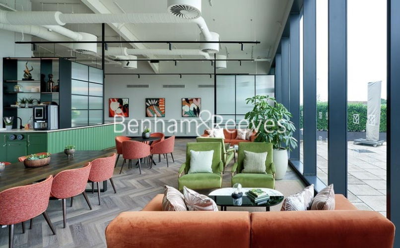 1 bedroom flat to rent in Greenleaf Walk, Southall, UB1-image 11