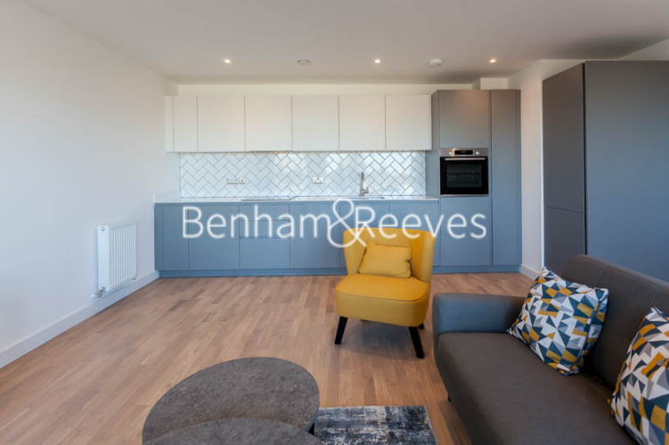 2 bedrooms flat to rent in Accolade Avenue, Southall, UB1-image 2