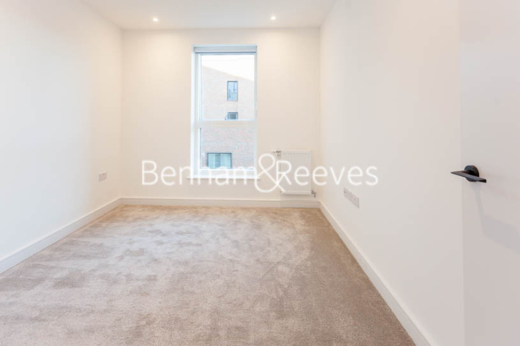 2 bedrooms flat to rent in Accolade Avenue, Southall, UB1-image 12