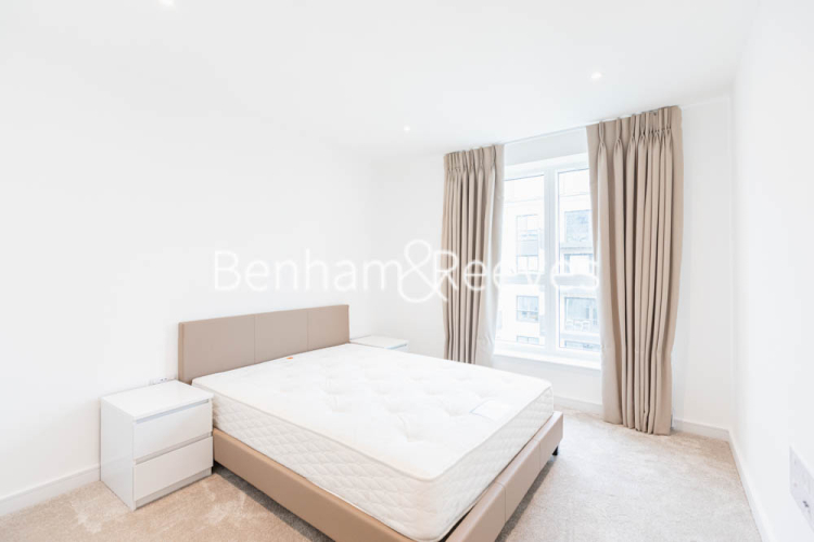 2 bedrooms flat to rent in Greenleaf Walk, Southall, UB1-image 8