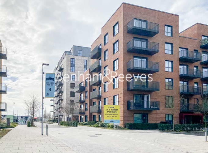 1 bedroom flat to rent in Greenleaf Walk, Southall, UB1-image 12