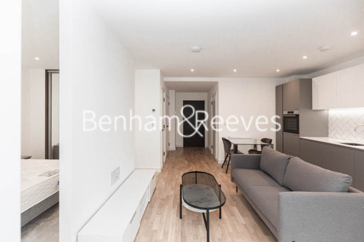 1 bedroom flat to rent in Greenleaf Walk, Southall, UB1-image 18