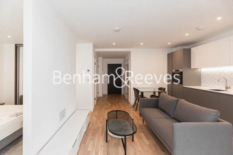 1 bedroom flat to rent in Greenleaf Walk, Southall, UB1-image 23