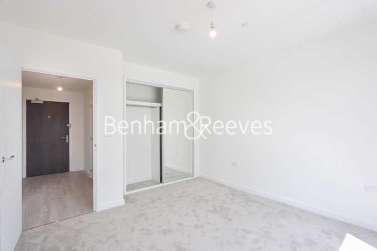 1 bedroom flat to rent in Farine Avenue, Hayes, UB3-image 9