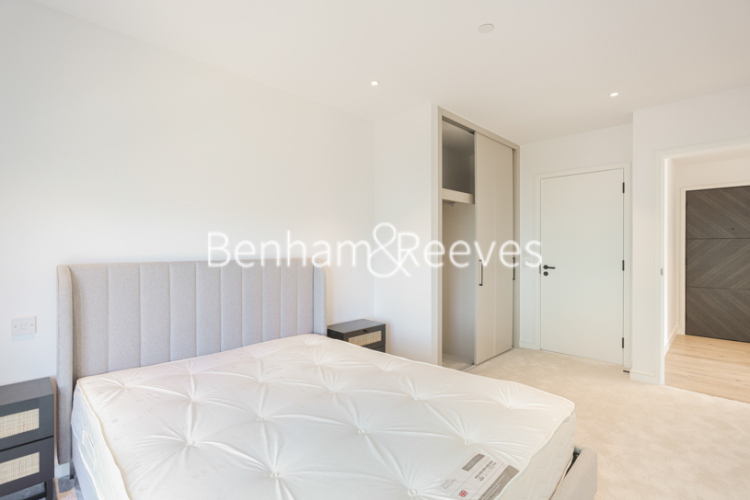 2 bedrooms flat to rent in Cedrus Avenue, Southall, UB1-image 4