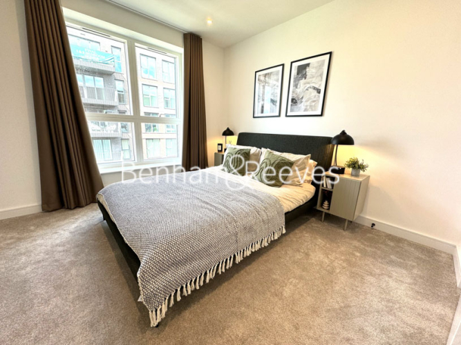 2 bedrooms flat to rent in Cedrus Avenue, Southall, UB1-image 3