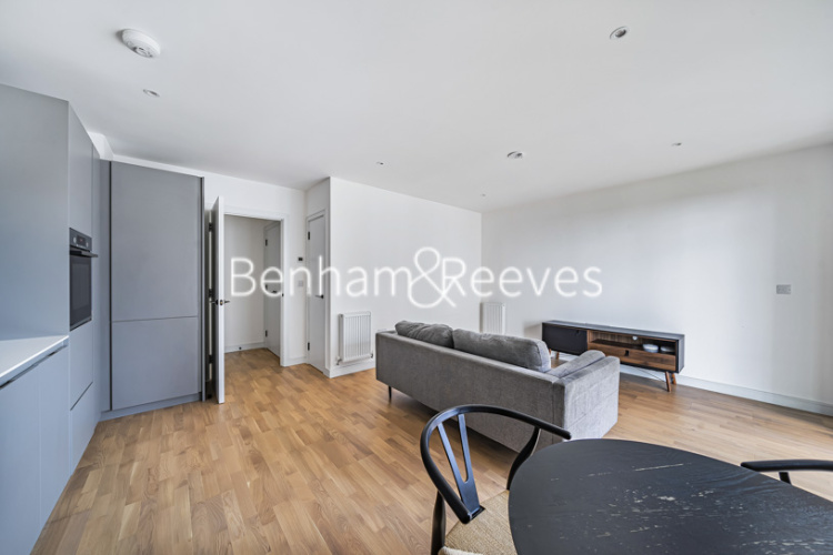 1 bedroom flat to rent in Greenleaf Walk, Southall, UB1-image 8