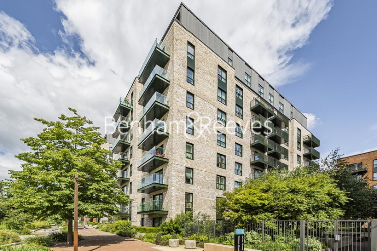 1 bedroom flat to rent in Greenleaf Walk, Southall, UB1-image 12