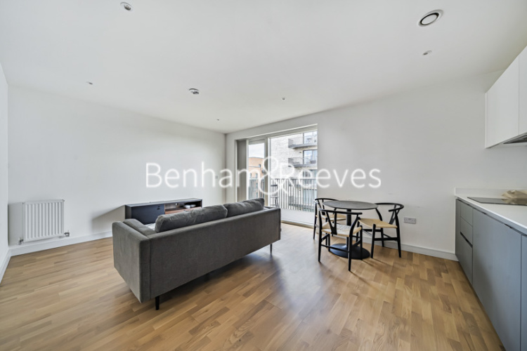 1 bedroom flat to rent in Greenleaf Walk, Southall, UB1-image 14