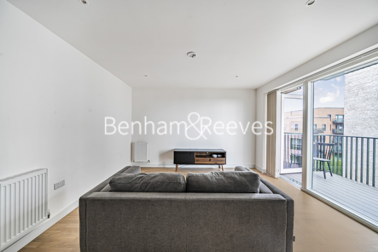 1 bedroom flat to rent in Greenleaf Walk, Southall, UB1-image 17