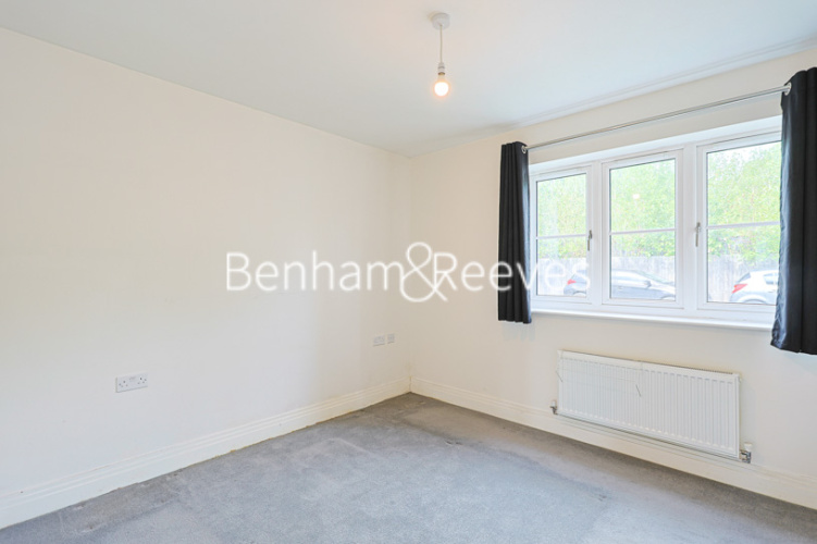 1 bedroom flat to rent in Palomino Close, Hayes, UB4-image 3