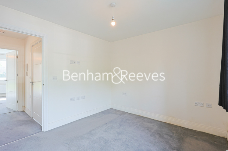 1 bedroom flat to rent in Palomino Close, Hayes, UB4-image 14