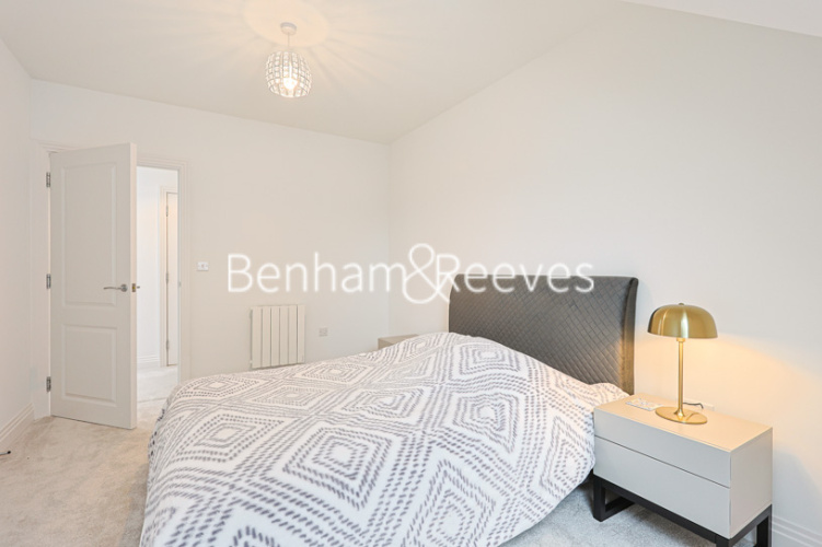 2 bedrooms flat to rent in Commonwealth Place, Slough, SL2-image 17