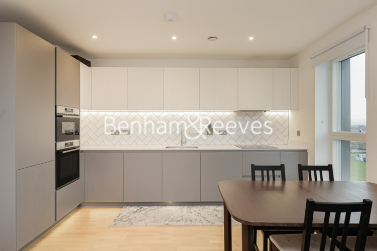 2  bedrooms flat to rent in Cedrus Avenue, Southall, UB1-image 2