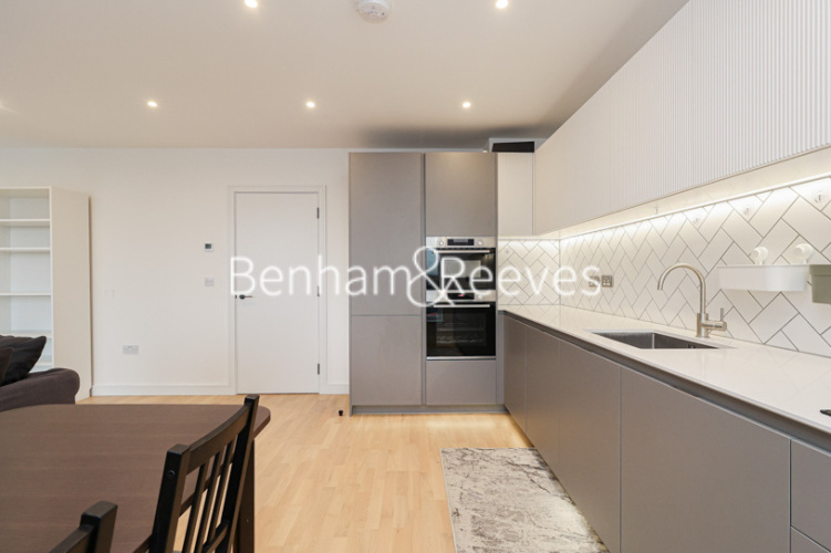 2 bedrooms flat to rent in Cedrus Avenue, Southall, UB1-image 8