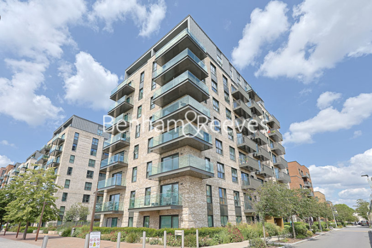 1  bedroom flat to rent in Edwin House, Accolade Avenue, UB1-image 6