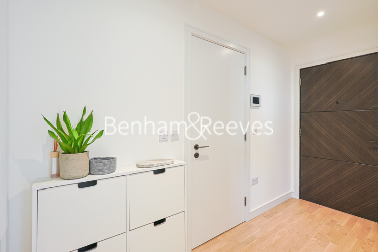 1  bedroom flat to rent in Edwin House, Accolade Avenue, UB1-image 10