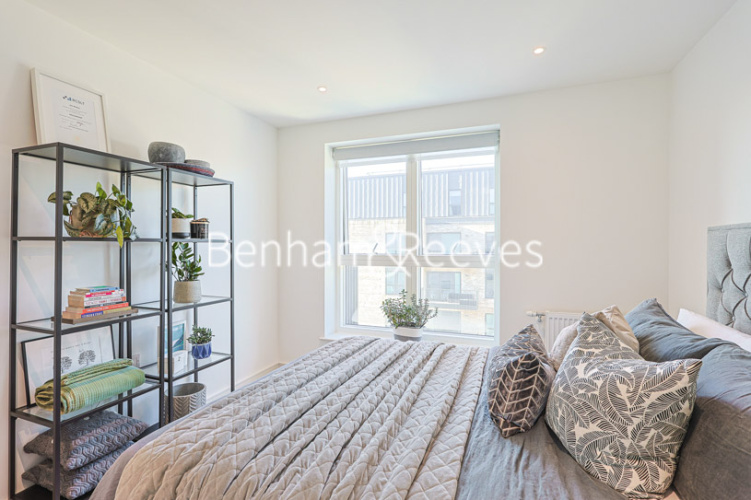 1 bedroom flat to rent in Edwin House, Accolade Avenue, UB1-image 15