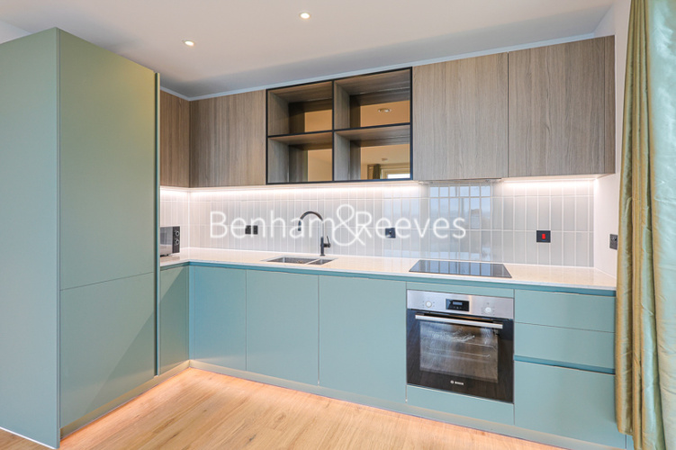 2 bedrooms flat to rent in Iris House, Cedrus Avenue, UB1-image 2